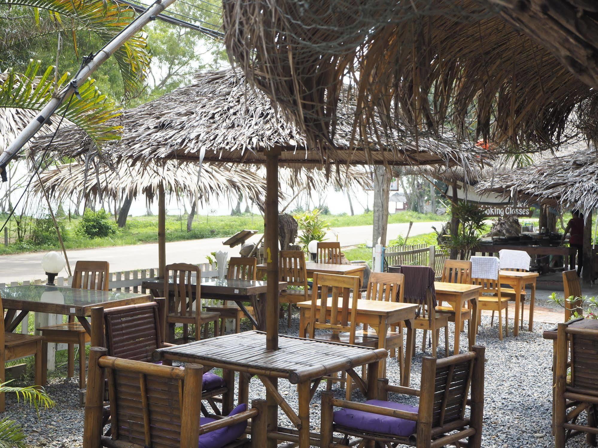 Euro Lanta White Rock Resort Koh Lanta Exterior foto