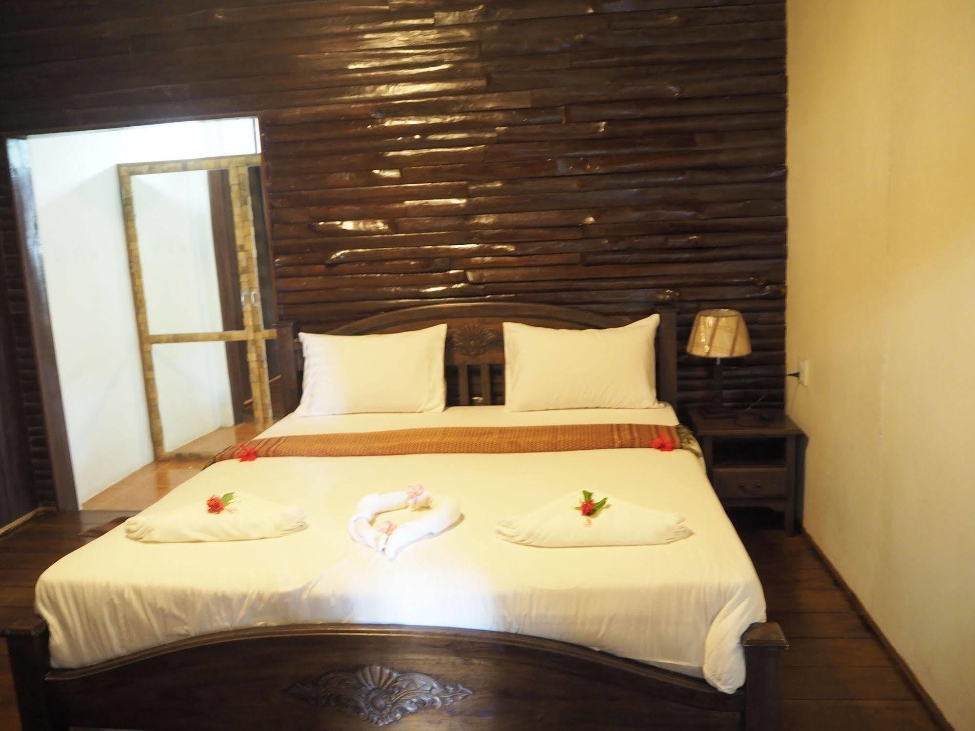 Euro Lanta White Rock Resort Koh Lanta Exterior foto