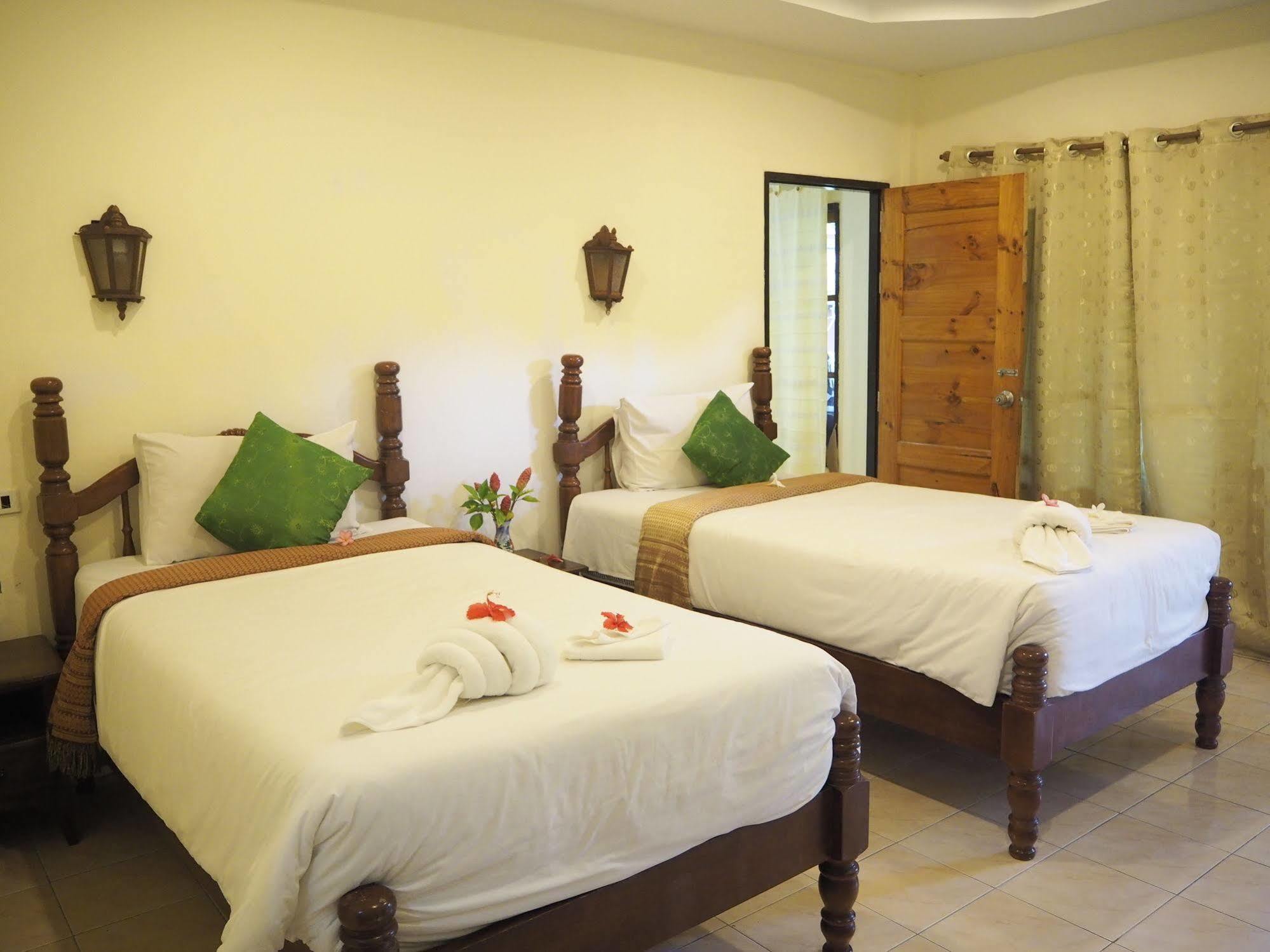 Euro Lanta White Rock Resort Koh Lanta Exterior foto